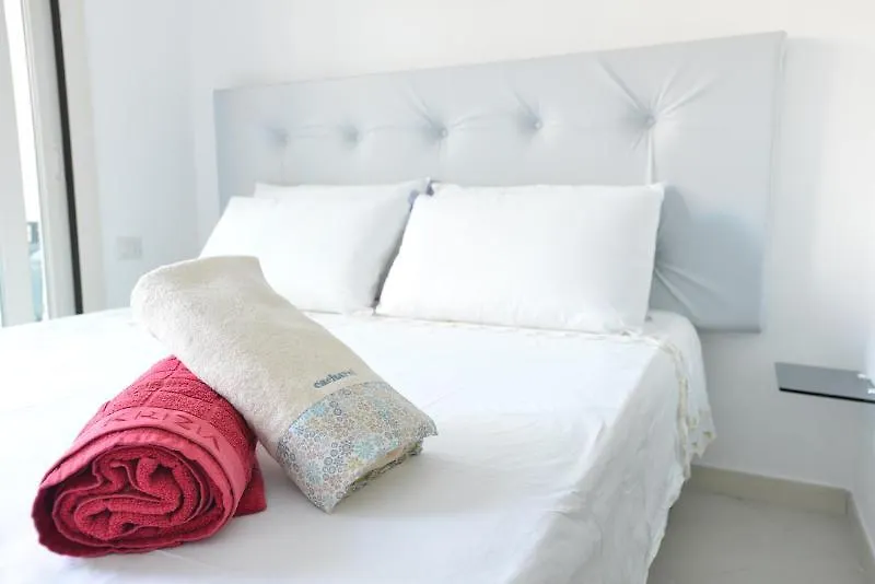 Izzhome New One Pula Hotel